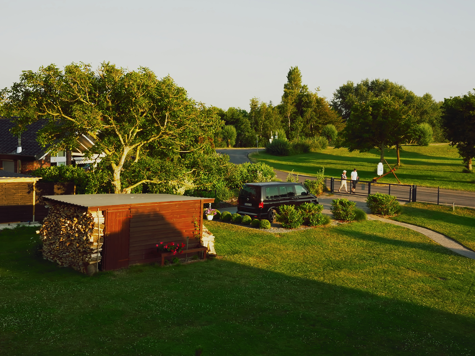 Wiese vor dem Ferienhaus Fischerstube